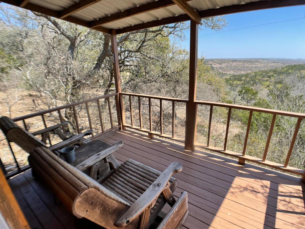 Walnut Canyon Cabins Фредериксберг Экстерьер фото