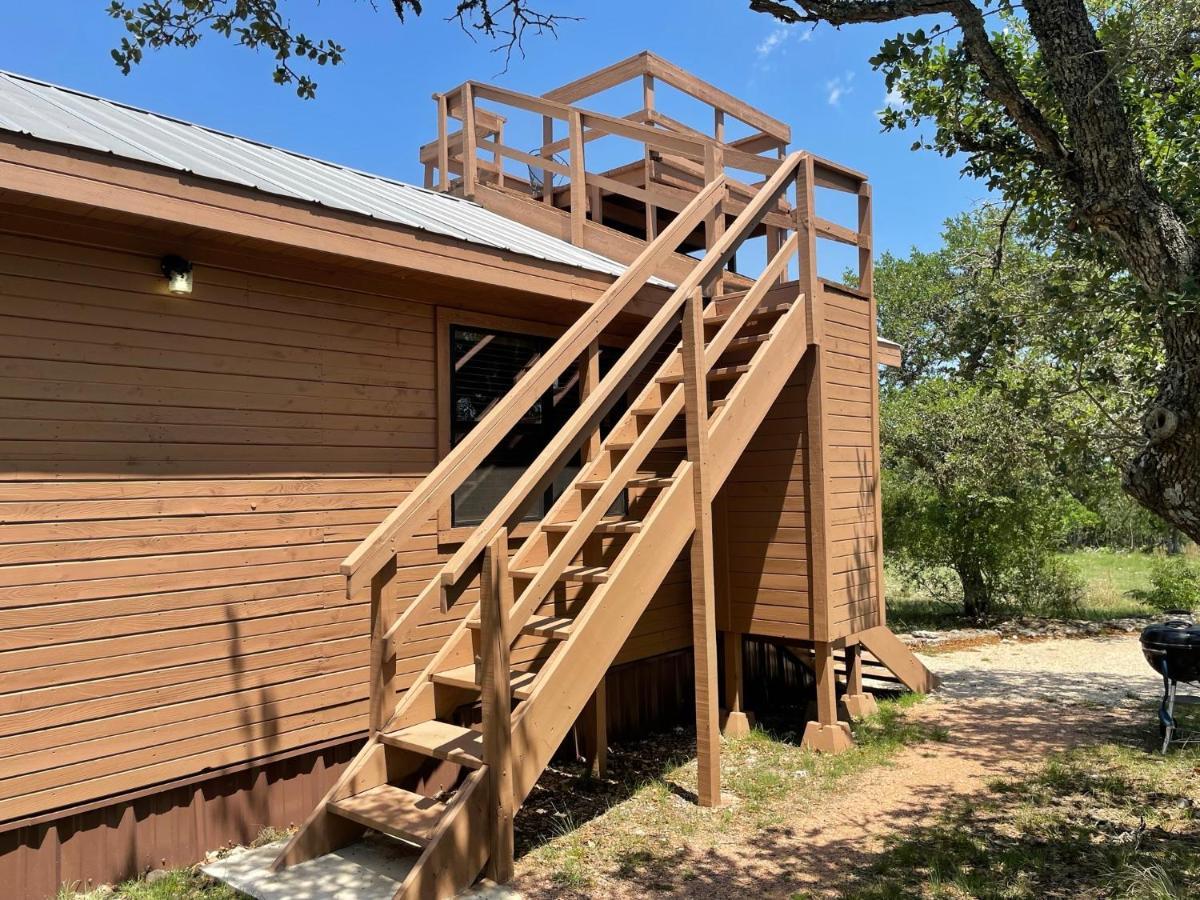 Walnut Canyon Cabins Фредериксберг Экстерьер фото