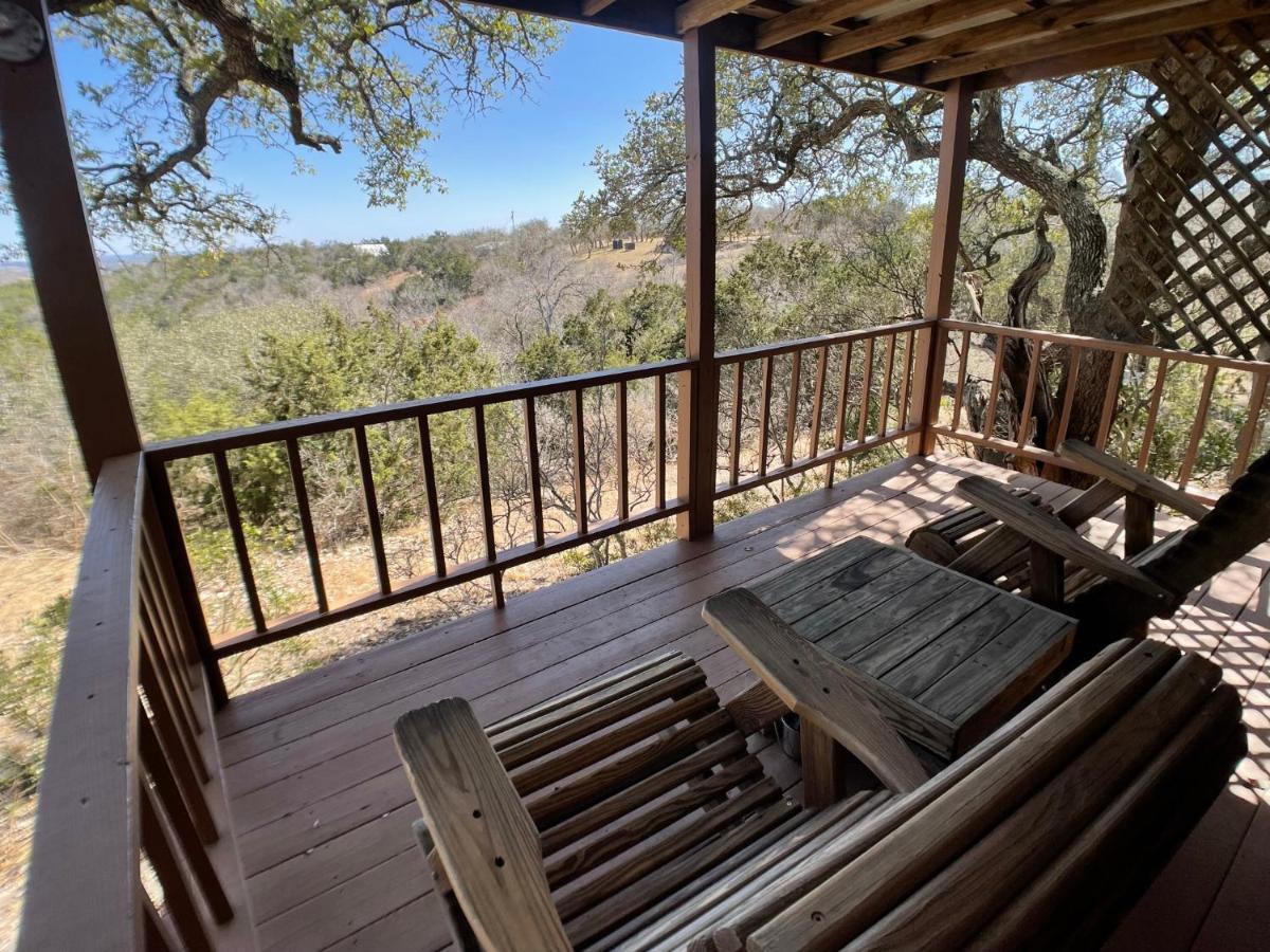 Walnut Canyon Cabins Фредериксберг Экстерьер фото